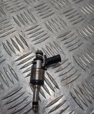 KIA Sportage Fuel injector 353102B370