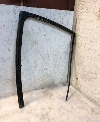 Mitsubishi Eclipse Cross Rubber seal rear door window/glass 