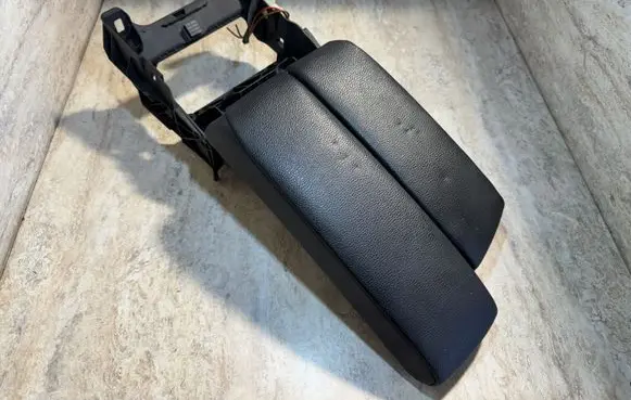 BMW 3 E90 E91 Armrest E116233221
