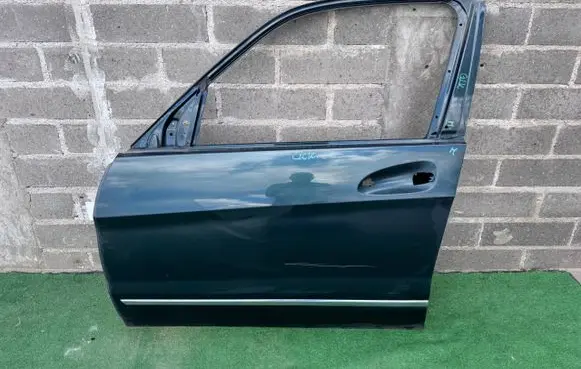 Mercedes-Benz GLK (X204) Front door A20472207