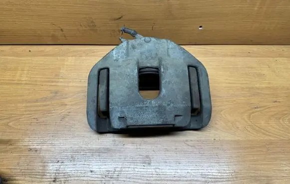 BMW 5 E60 E61 Front brake caliper 34116756303 Bmw6030324