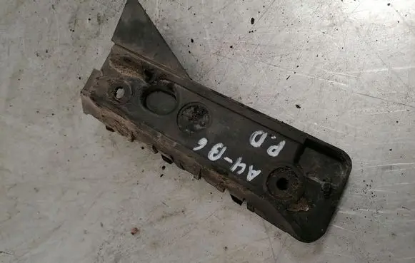 Audi A4 S4 B6 8E 8H Front bumper mounting bracket 8E0807284