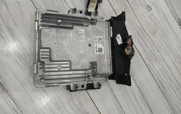 Hyundai Tucson TL Engine control unit/module ECU 39199-2U000