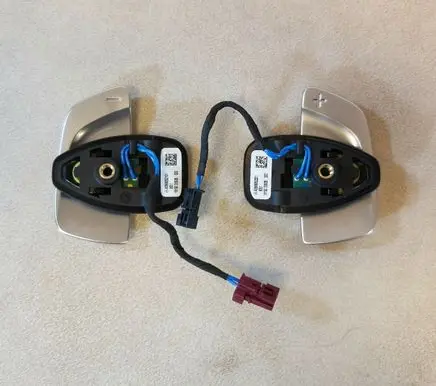 Steering wheel buttons/switches