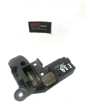 BMW 5 E39 Tailgate window lock/catch/latch 8120419