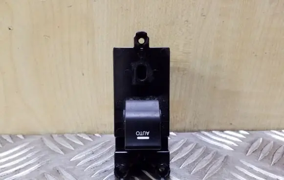 Hyundai i40 Electric window control switch 935753Z200