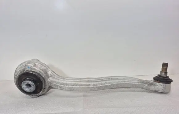 Mercedes-Benz C W204 Front lower control arm/wishbone 
