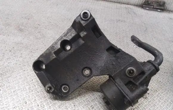 BMW 5 E39 A/C compressor mount bracket 64557786194 7786194
