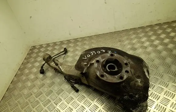 Porsche Cayenne (92A) Front wheel hub 7P0407245A