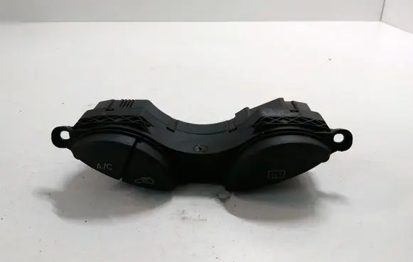 Ford Focus Windscreen/window heater switch YS4T19A945BA