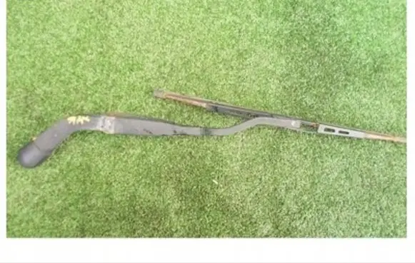 KIA Carens I Rear wiper blade arm