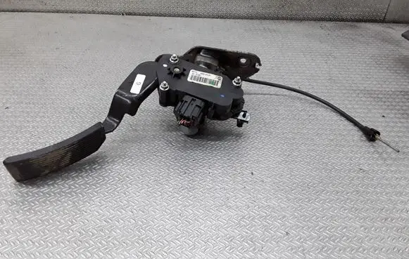 Nissan Murano Z50 Accelerator throttle pedal 18002CA100