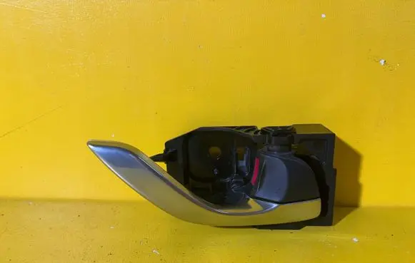 Mazda CX-5 Front door interior handle