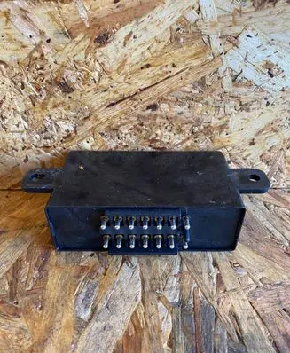 Mercedes-Benz E W124 Seat control module 1268201826 SG601615