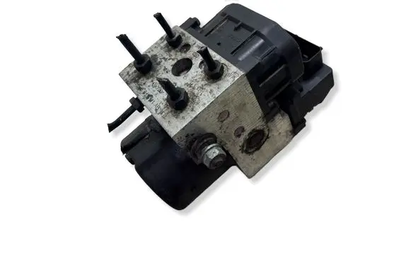 Audi A4 S4 B5 8D ABS Pump 8E0614111AB