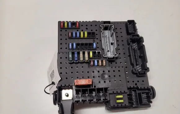 Volvo V70 Fuse module 8676391 12217799