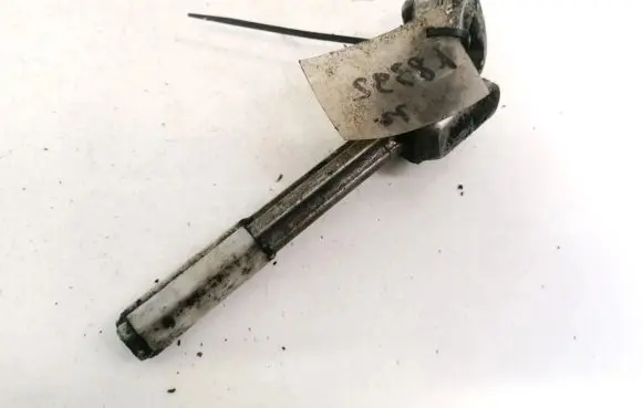 Volkswagen PASSAT B6 Steering column universal joint