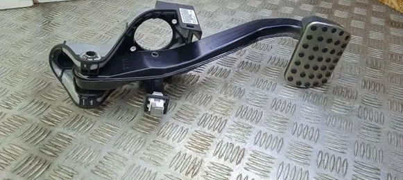 Mercedes-Benz CLS C218 AMG Brake pedal A2042902101