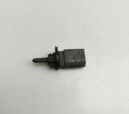 Audi A4 S4 B9 8W Outside/external air temperature sensor 8Z0820535A