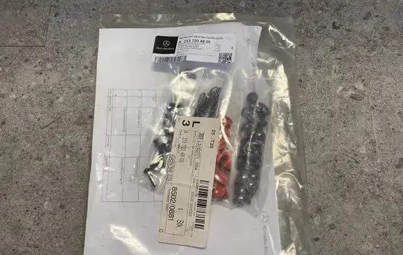 Mercedes-Benz E W213 Other front door trim element A2137204805
