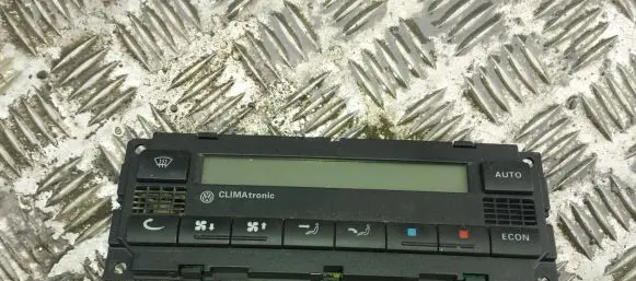 Volkswagen PASSAT B5.5 Climate control unit