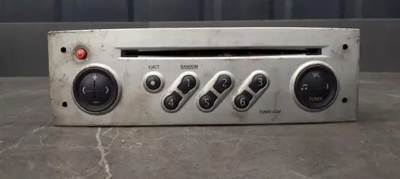 Renault Modus Radio/CD/DVD/GPS head unit 8200357388