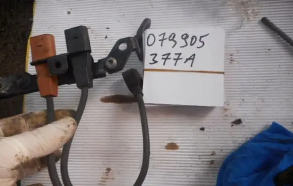 Audi A8 S8 D3 4E Detonation knock sensor 079905377A