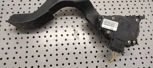 Audi A6 S6 C5 4B Accelerator throttle pedal 8D1721523J 1042703