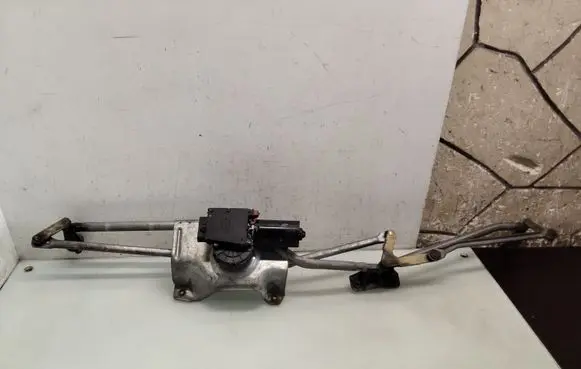 Front wiper linkage and motor