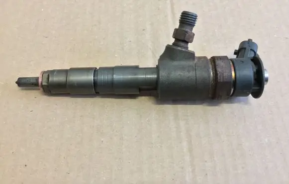 Citroen C4 II Fuel injector 0445110340