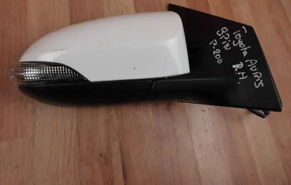 Toyota Auris E180 Front door electric wing mirror 026983 E11026983