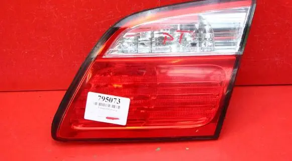 Nissan Maxima Rear/tail lights 4874