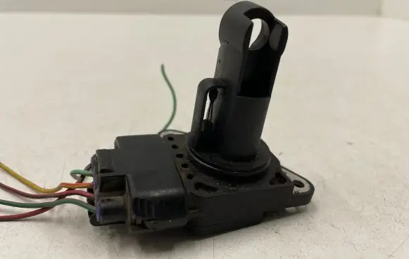 Toyota Avensis T250 Mass air flow meter 2220430010 1974002010