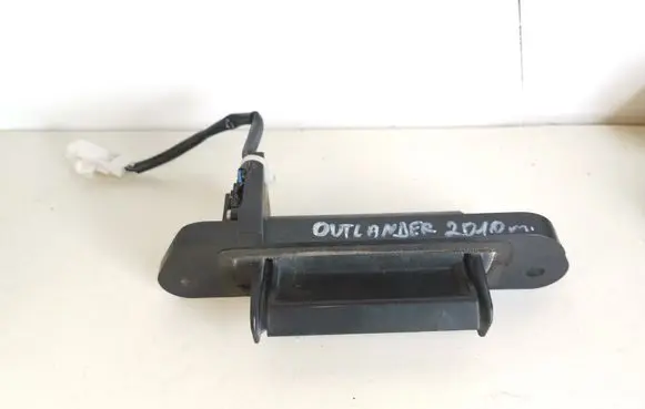 Mitsubishi Outlander Tailgate opening switch 