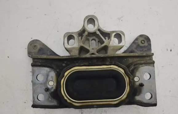 Volkswagen Arteon Engine mount bracket 3Q0199555H