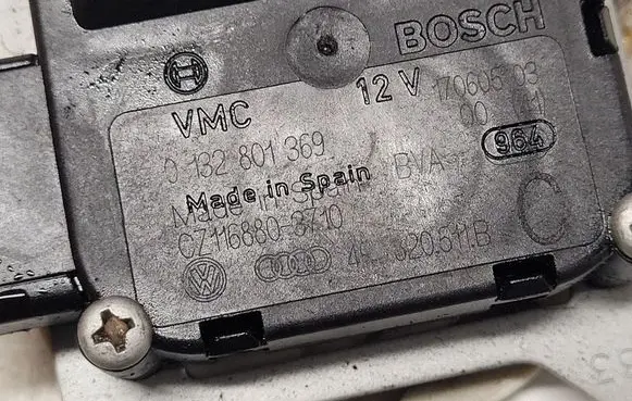 Audi A6 S6 C6 4F Air flap motor/actuator 0132801369 1168803710 17060503