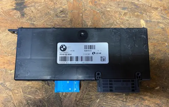 BMW 5 F10 F11 Gateway control module 9380322