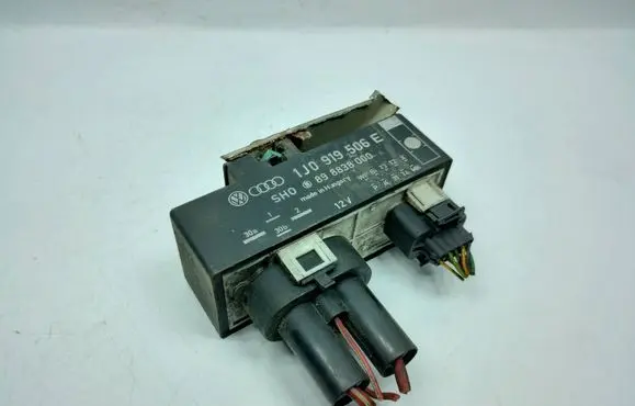 Coolant fan relay