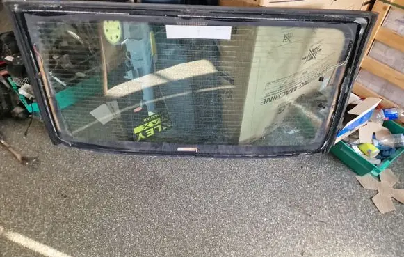 Mercedes-Benz CLS C219 Rear windscreen/windshield window 