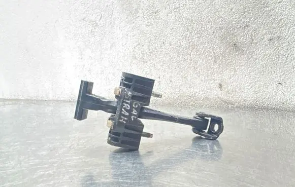 Opel Astra H Rear door check strap stopper 13107851