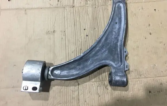 Opel Insignia A Front lower control arm/wishbone 22792991