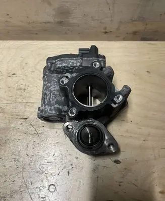 Renault Trafic II (X83) EGR valve 147100385R H8200987088 A2C53412016
