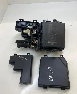 Renault Kadjar Fuse box set 284B69501R 5AKC12F00 1744598718