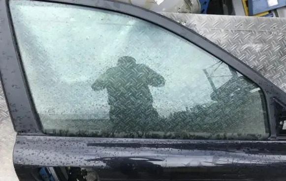 Volvo S60 Front door window glass four-door