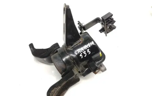 Toyota Auris E180 Engine mount bracket