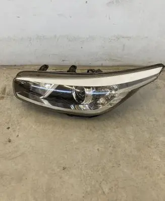 KIA Ceed Headlight/headlamp 92101A2010