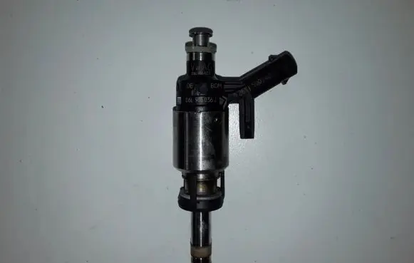 Audi TT TTS RS Mk3 8S Fuel injector 06L906036J