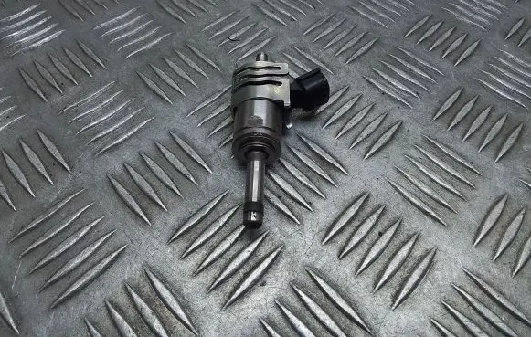 Lexus ES 250 - 300 - 330 Fuel injector 2325025010
