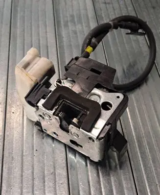 Fiat Doblo Front door lock