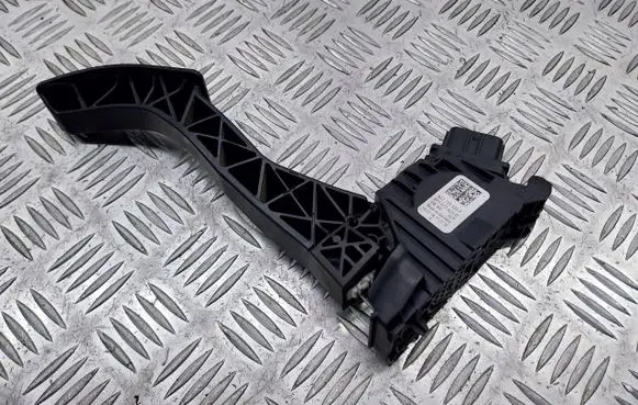 Volkswagen Golf VII Accelerator pedal position sensor 5Q173503F